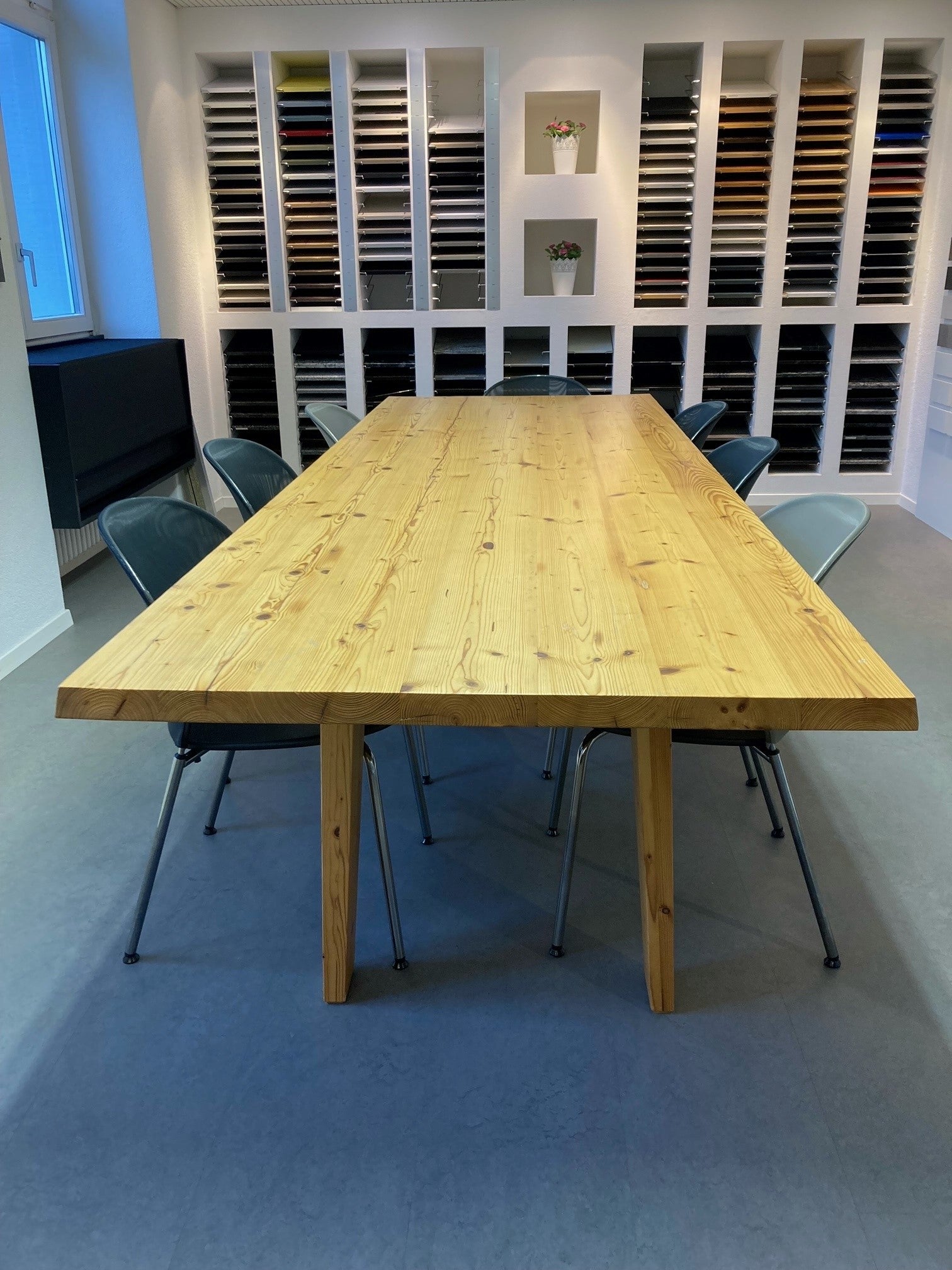 Tisch mit Charakter zu verkaufen